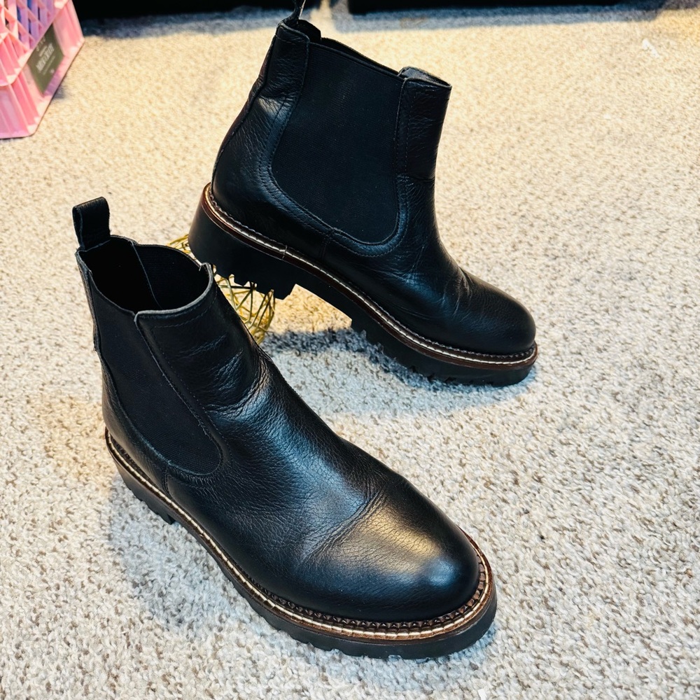 Caslon Miller Nordstrom Lea Black Leather Lug Chelsea Ankle Boot NWOB Size 7